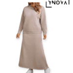 Ensemble pull à capuche et jupe longue en maille